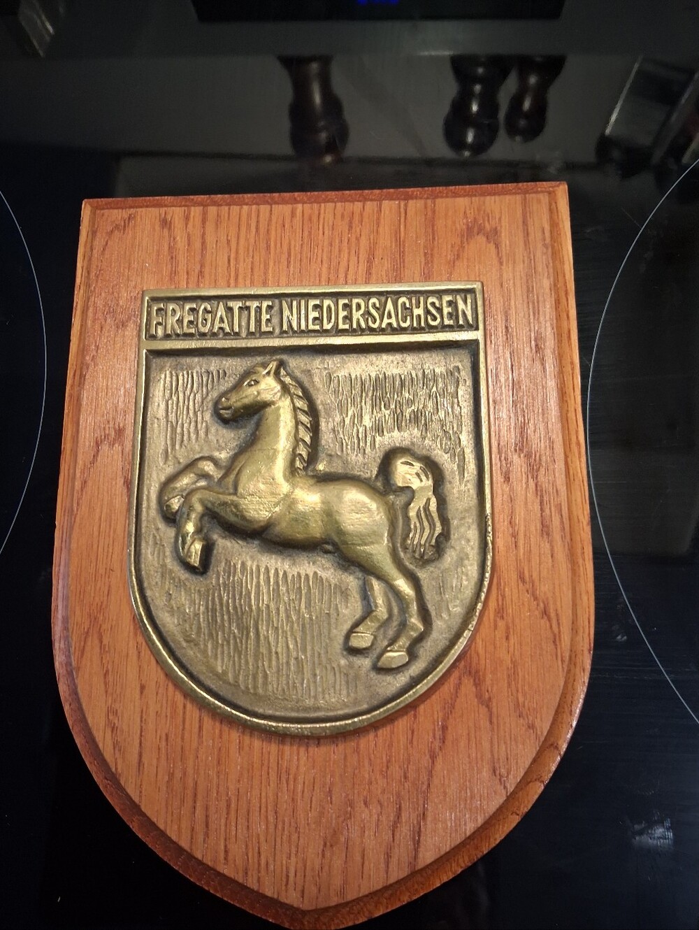 "Brass coat of arms frigate Niedersachsen"High-quality brass coat